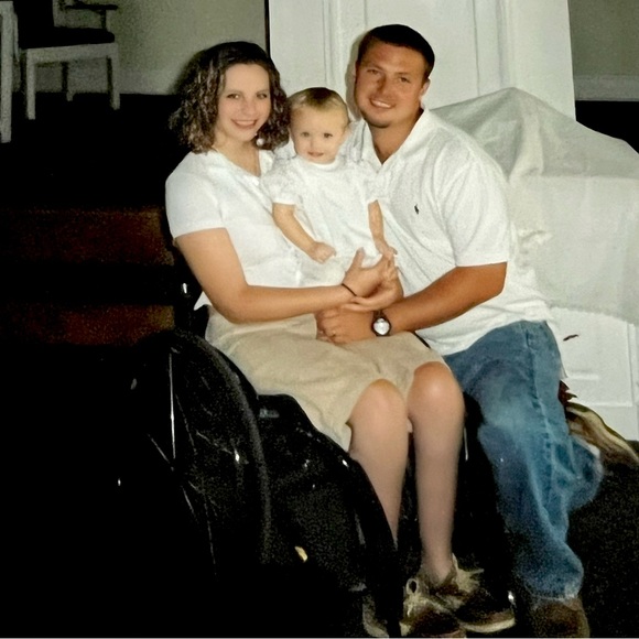 WELCOME and HAPPY SHOPPING - Picture 2 of 4